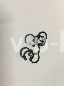 R 21144002 Кольцо стопорное D.14,7 мм LH20-2/LB30-2/40-2 для lb30 R 21144002 Кольцо стопорное D.14,7 мм LH20-2/LB30-2/40-2 для lb30